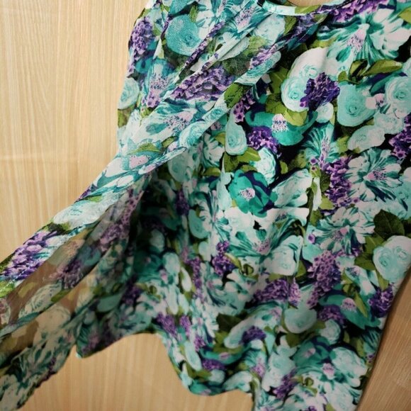 Roz & Ali Tropical Floral Sleeveless Flowy Blouse - Picture 4 of 7